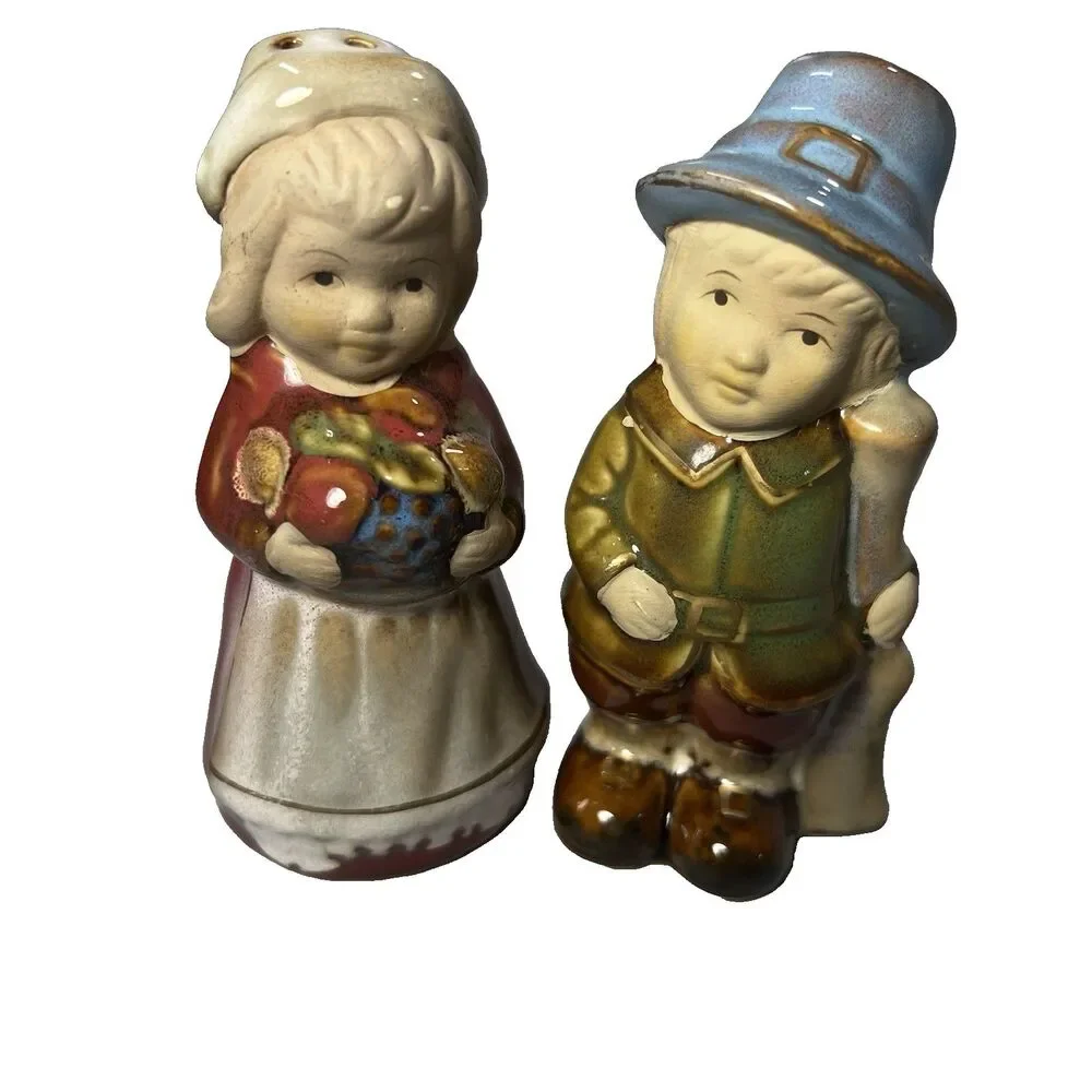 VTG Pilgrim Thanksgiving / Fall Salt Pepper Shakers -Glazed Stoneware Ceramic